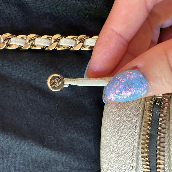 Authentic Chanel Casual Trip Camera Bag Cruise White Mini Crossbody - Picture 6 of 7